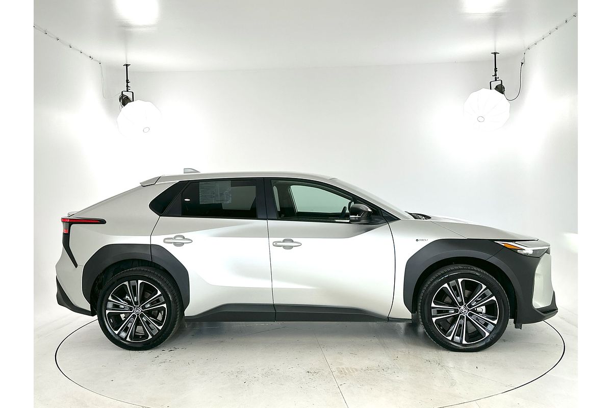 2024 Toyota bZ4X XEAM10R