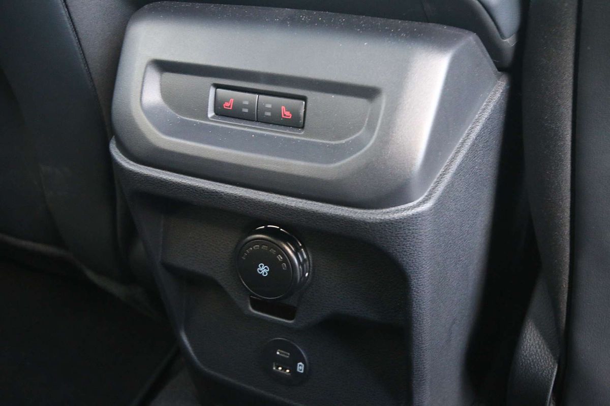2025 Ford Everest Platinum 3.0L