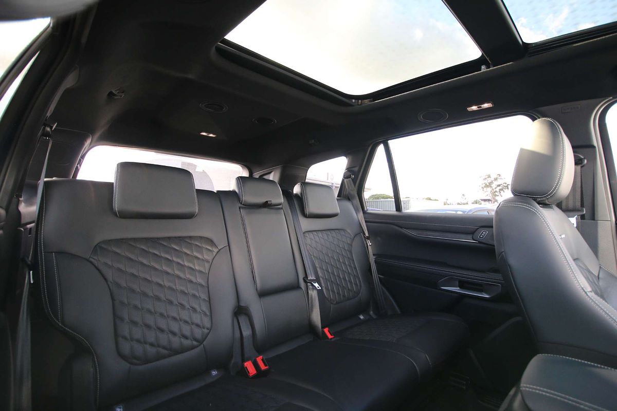 2025 Ford Everest Platinum 3.0L