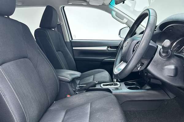 2022 Toyota Hilux SR5 GUN126R 4X4