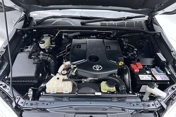 2020 Toyota Hilux SR5 GUN126R 4X4