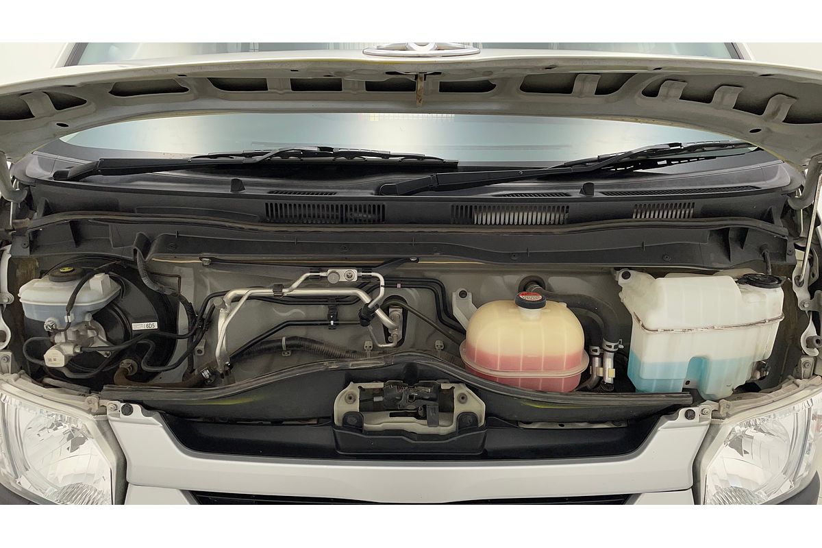 2015 Toyota Hiace TRH201R LWB