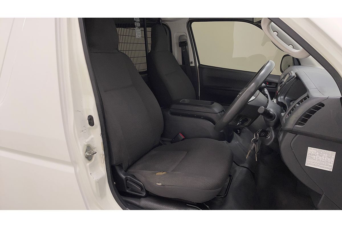 2015 Toyota Hiace TRH201R LWB