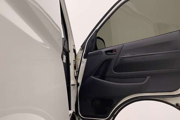 2015 Toyota Hiace TRH201R LWB