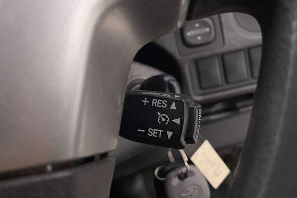 2015 Toyota Hiace TRH201R LWB