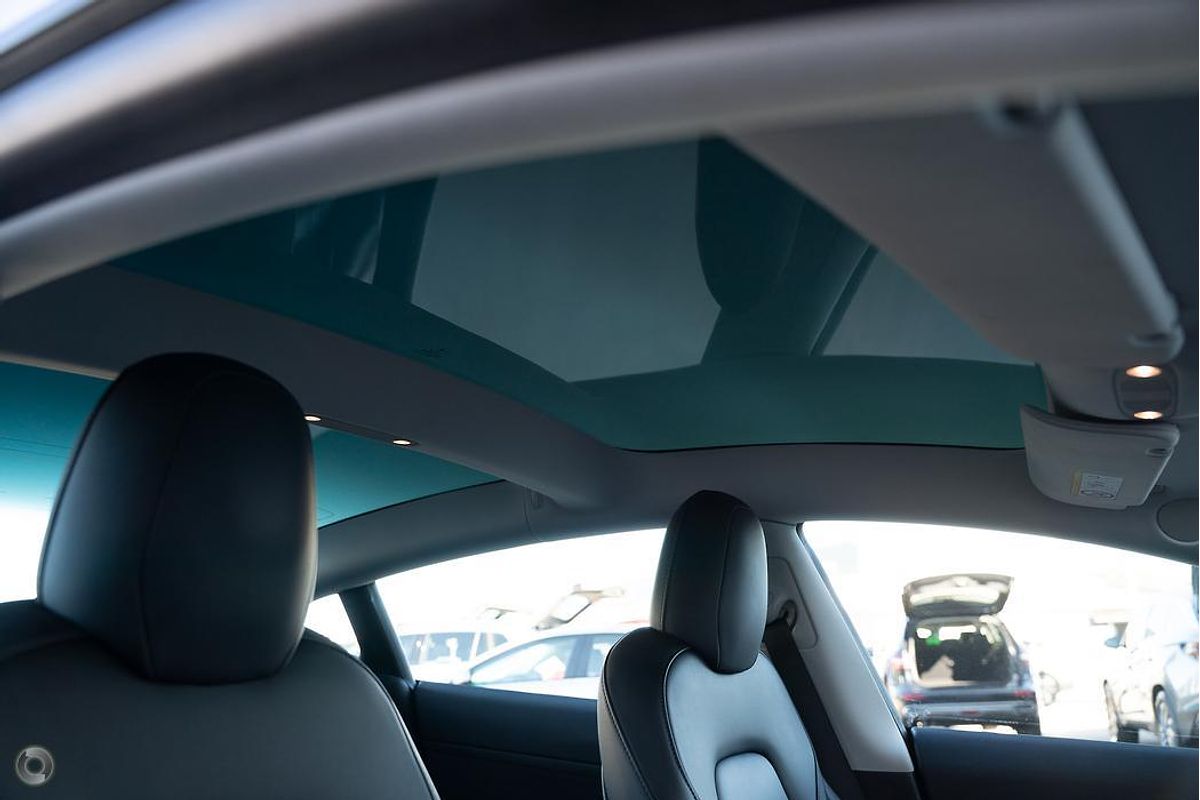 2022 Tesla Model 3 Rear-Wheel Drive