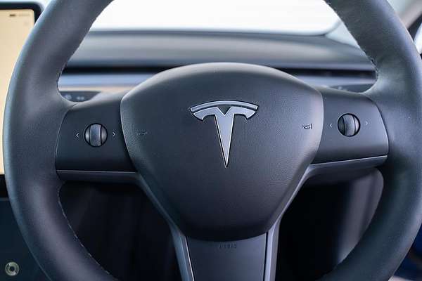 2022 Tesla Model 3 Rear-Wheel Drive