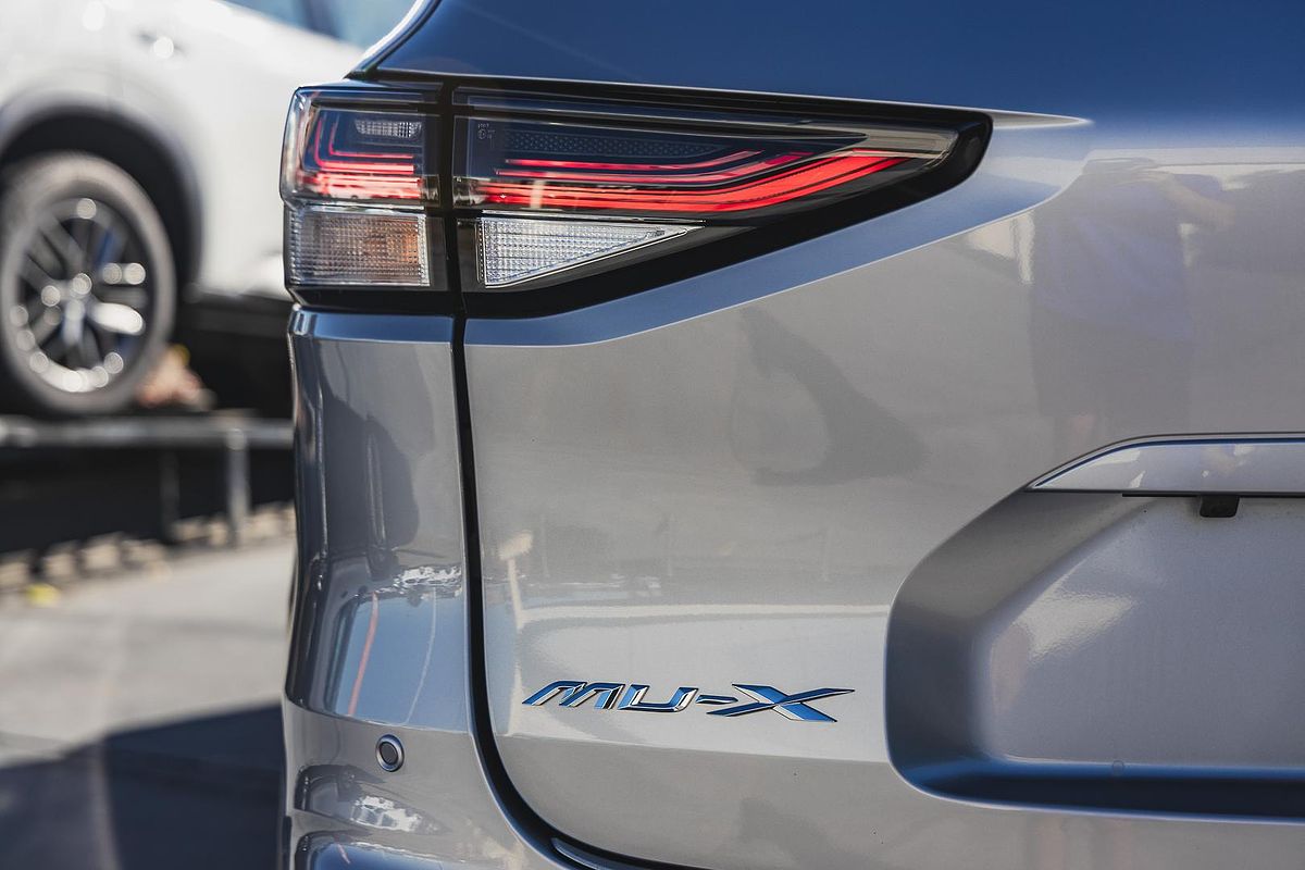2021 Isuzu MU-X LS-U