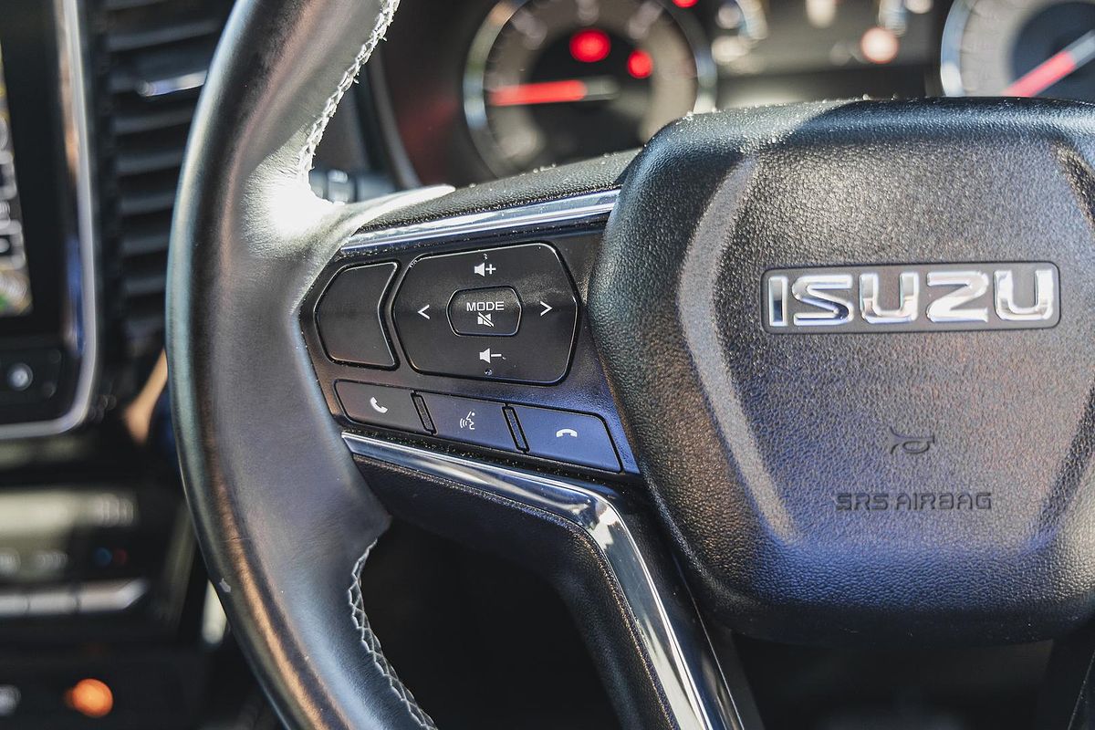 2021 Isuzu MU-X LS-U