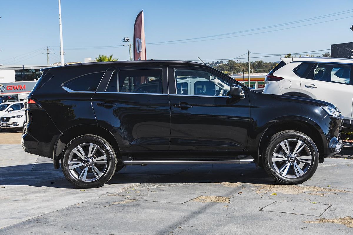 2023 Isuzu MU-X LS-T