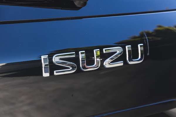 2023 Isuzu MU-X LS-T