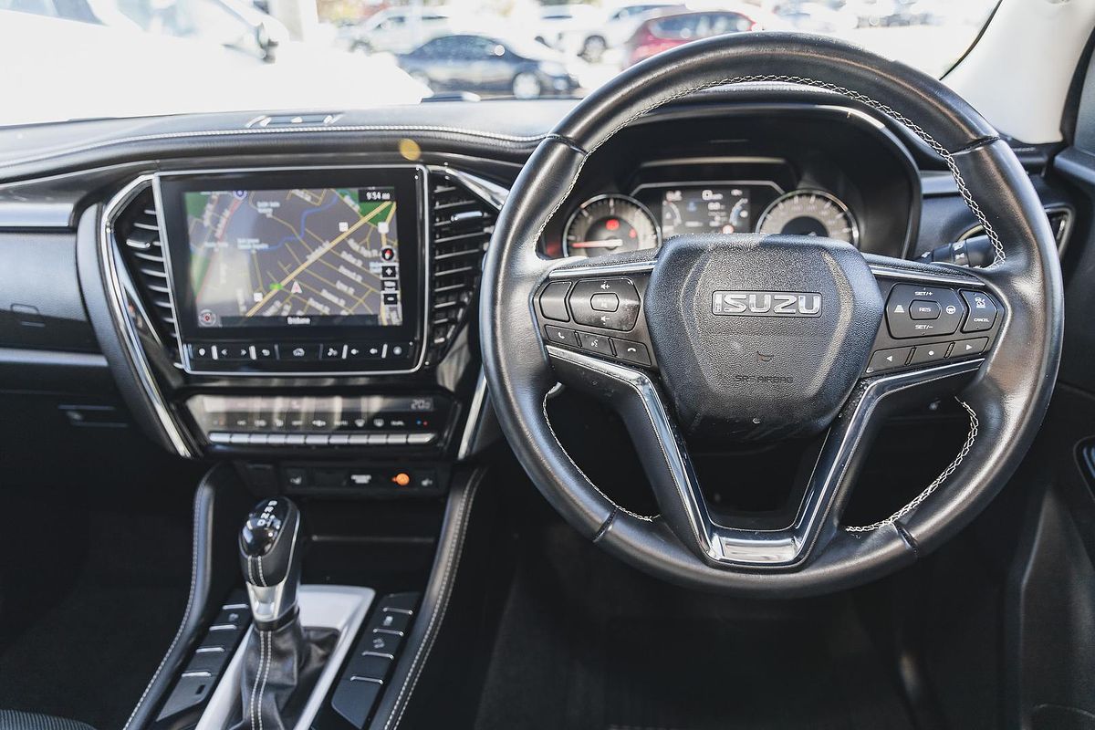 2023 Isuzu MU-X LS-T