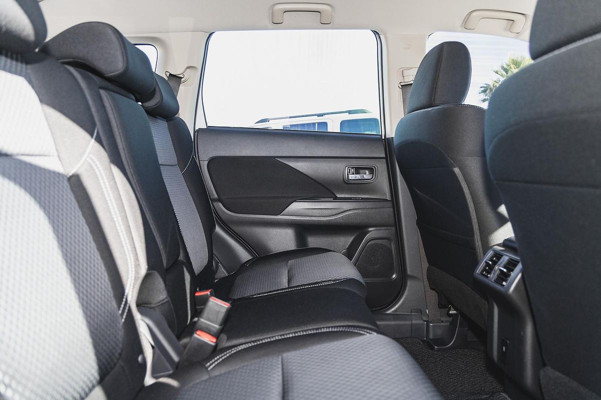 2020 Mitsubishi Outlander ES ZL