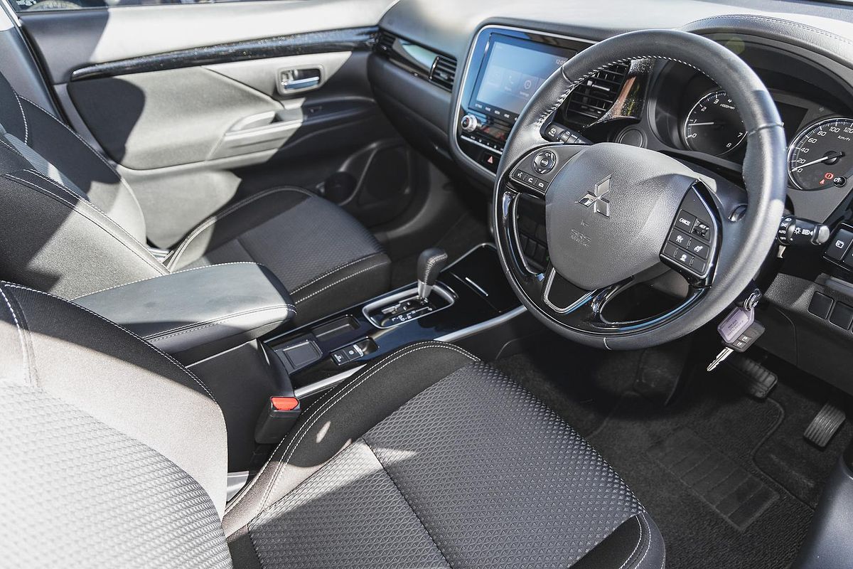 2020 Mitsubishi Outlander ES ZL