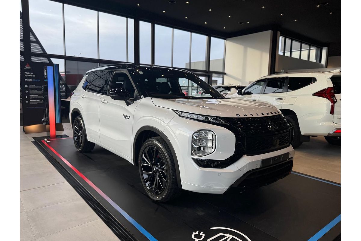 2025 Mitsubishi Outlander PHEV GSR ZM