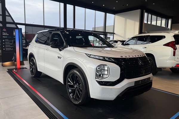 2025 Mitsubishi Outlander PHEV GSR ZM