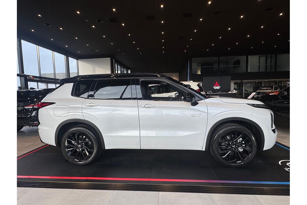 2025 Mitsubishi Outlander PHEV GSR ZM