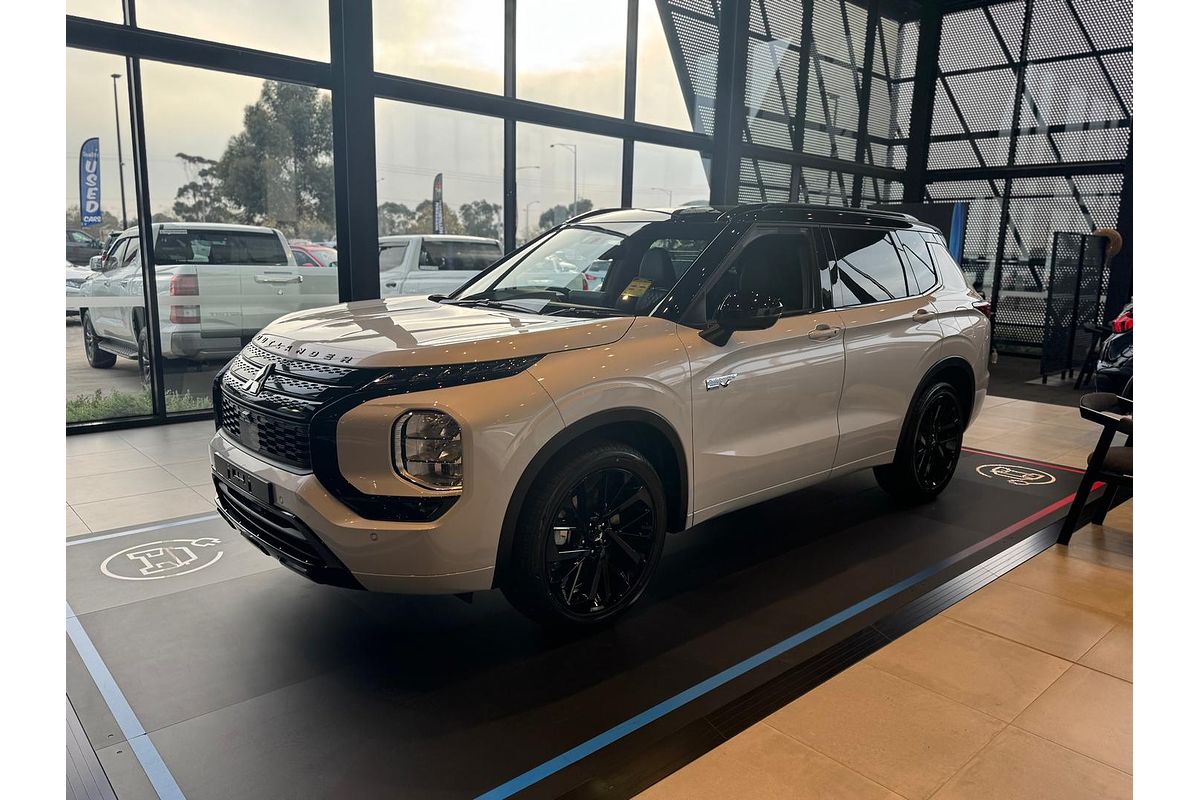 2025 Mitsubishi Outlander PHEV GSR ZM