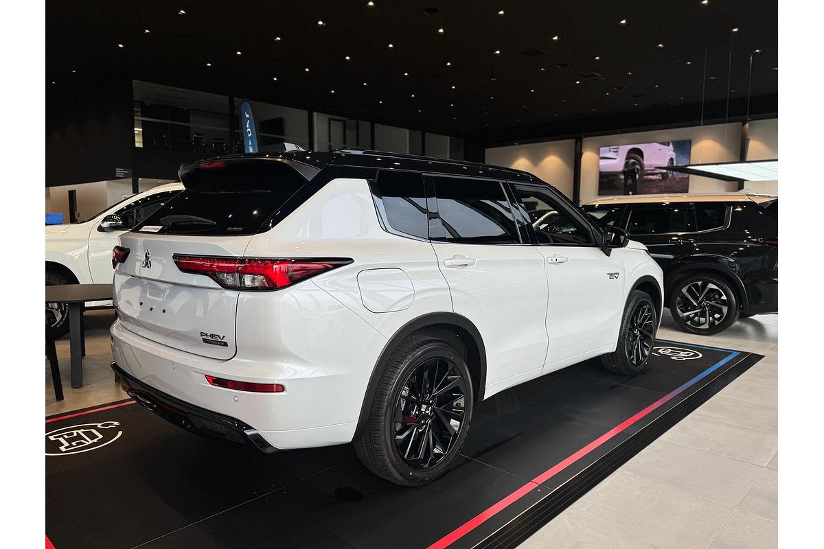 2025 Mitsubishi Outlander PHEV GSR ZM