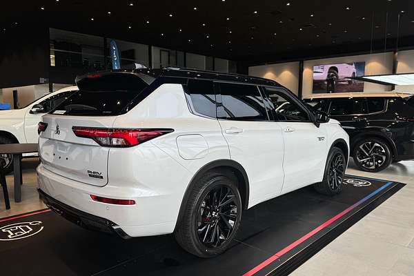2025 Mitsubishi Outlander PHEV GSR ZM