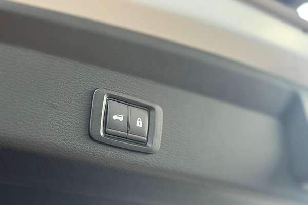 2025 Mitsubishi Outlander PHEV GSR ZM