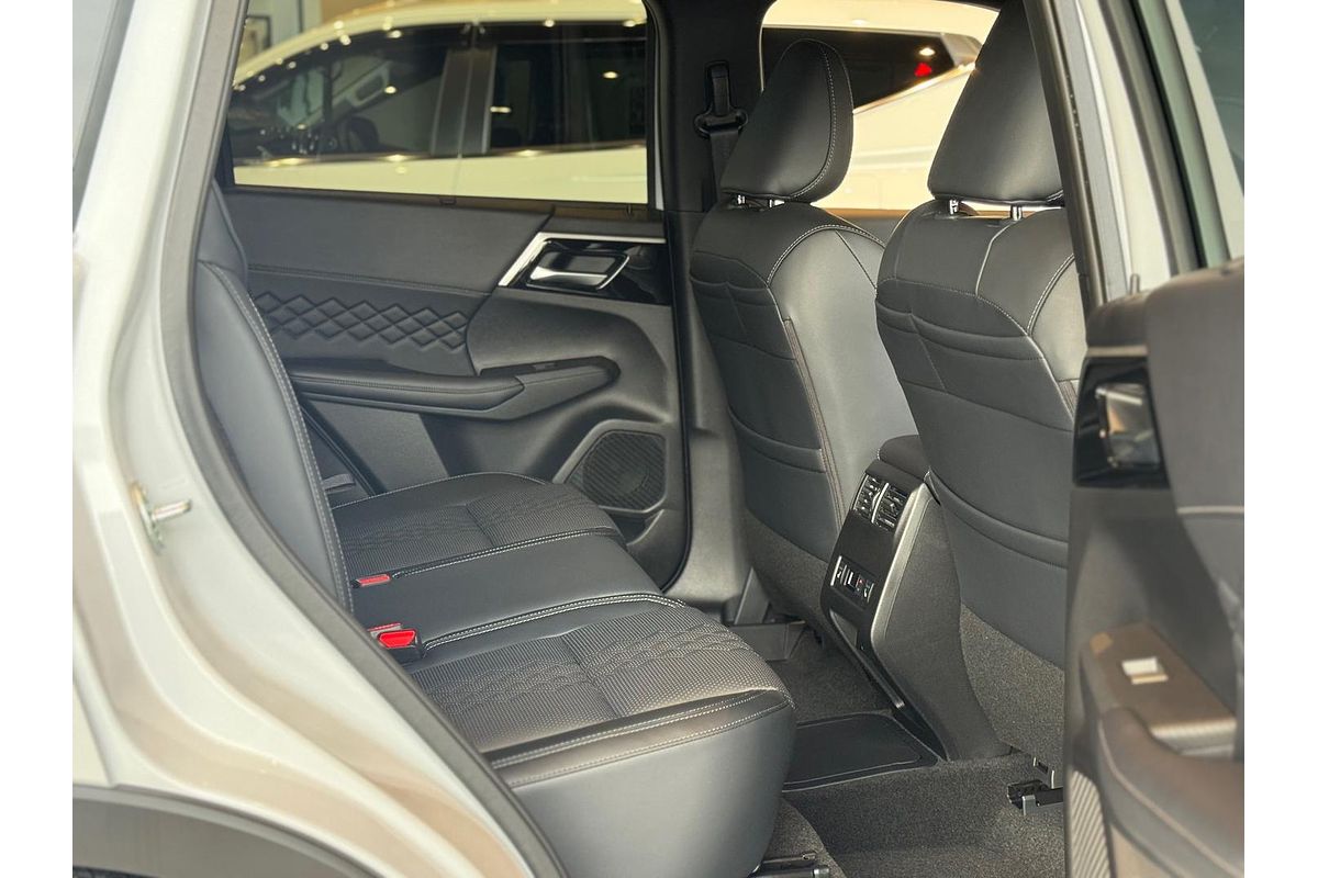 2025 Mitsubishi Outlander PHEV GSR ZM