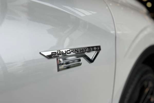 2025 Mitsubishi Outlander PHEV GSR ZM