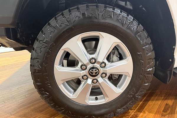 2022 Toyota Landcruiser GXL FJA300R