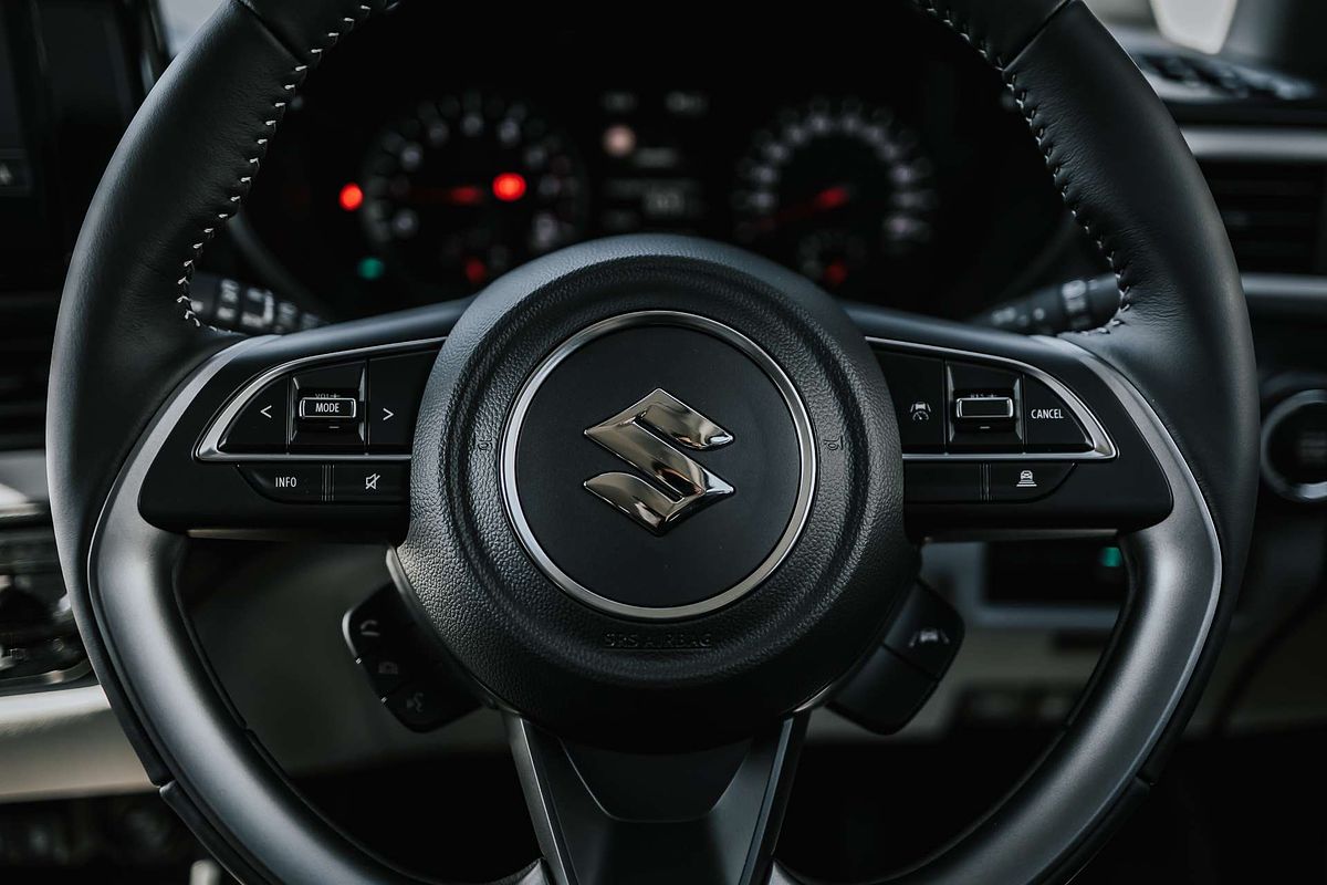 2024 Suzuki Swift Hybrid Plus UZ