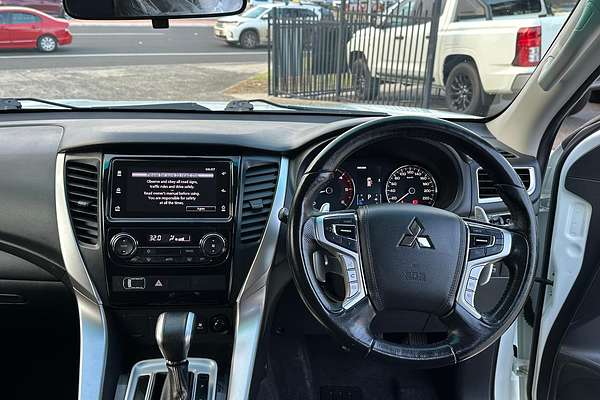 2017 Mitsubishi Pajero Sport GLX QE