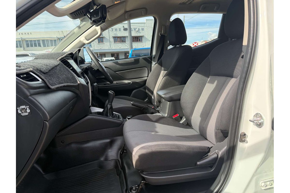2023 Mitsubishi Triton GLX+ MR 4X4