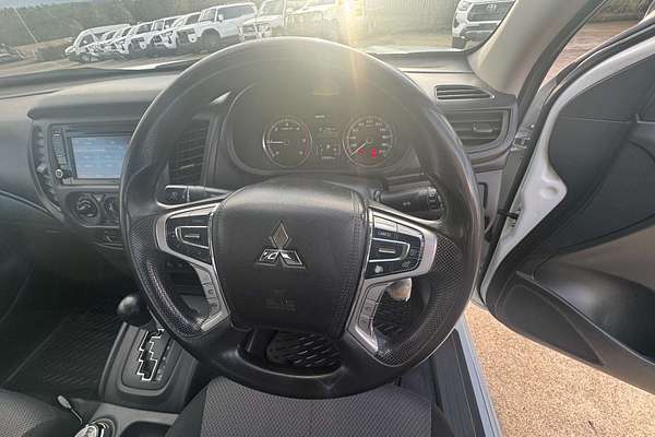 2021 Mitsubishi Triton GLX MR 4X4