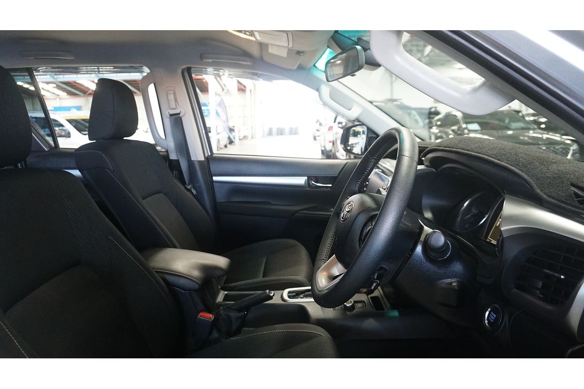 2024 Toyota Hilux SR5 GUN126R 4X4