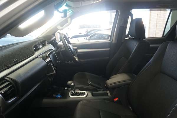2024 Toyota Hilux SR5 GUN126R 4X4