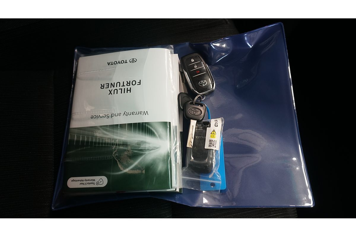 2024 Toyota Hilux SR5 GUN126R 4X4