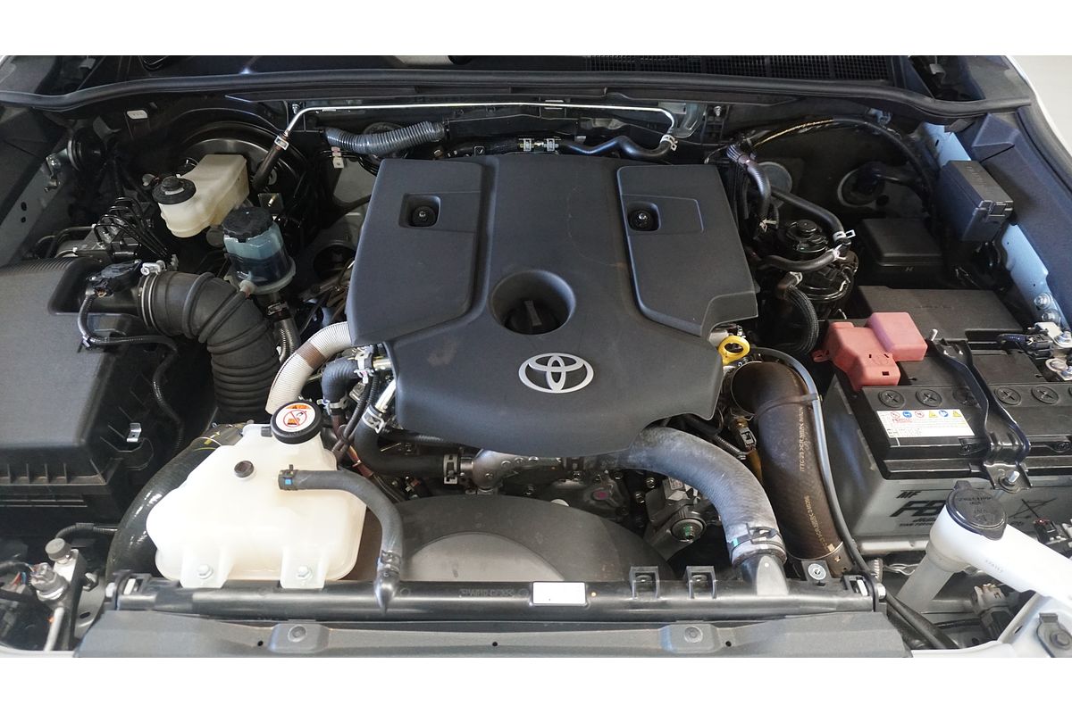 2024 Toyota Hilux SR5 GUN126R 4X4