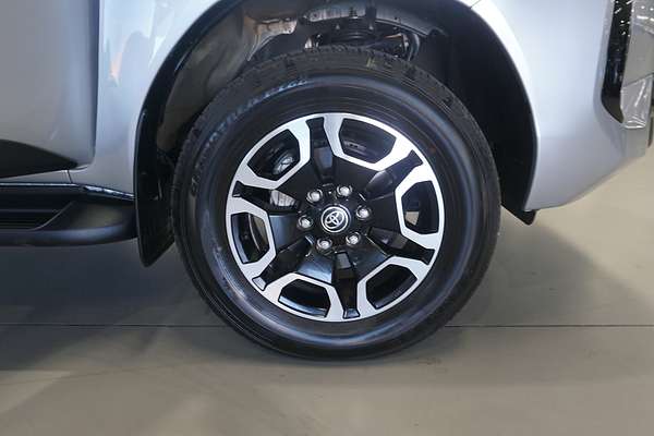 2024 Toyota Hilux SR5 GUN126R 4X4