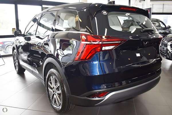 2025 Mahindra XUV700 AX7L