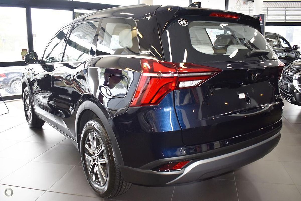 2025 Mahindra XUV700 AX7L