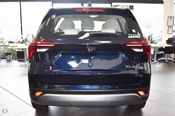 2025 Mahindra XUV700 AX7L