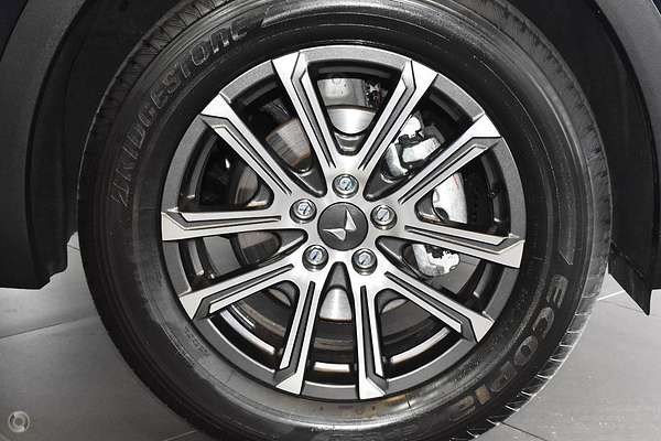 2025 Mahindra XUV700 AX7L