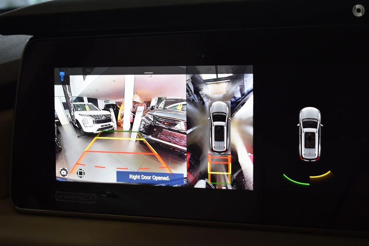 2025 Mahindra XUV700 AX7L