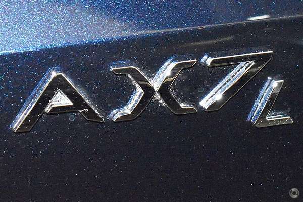 2025 Mahindra XUV700 AX7L