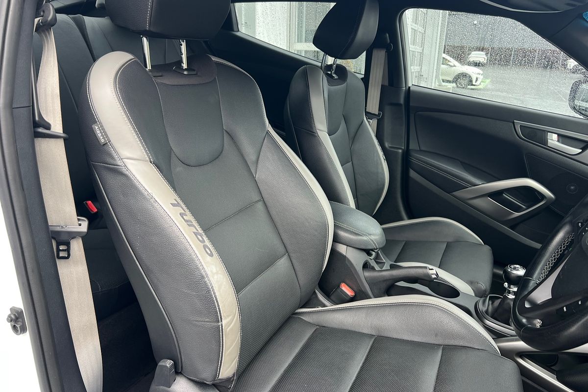 2015 Hyundai Veloster SR Turbo FS4 Series II