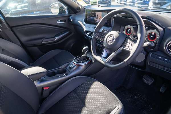 2024 Nissan JUKE ST-L F16