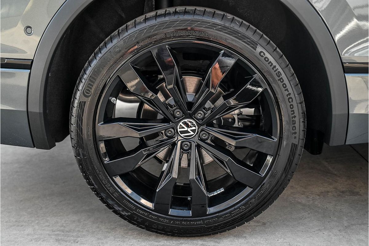 2024 Volkswagen Tiguan Wolfsburg Edition Allspace 5N