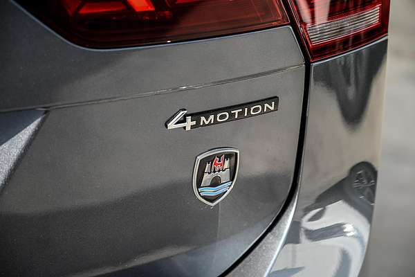 2024 Volkswagen Tiguan Wolfsburg Edition Allspace 5N