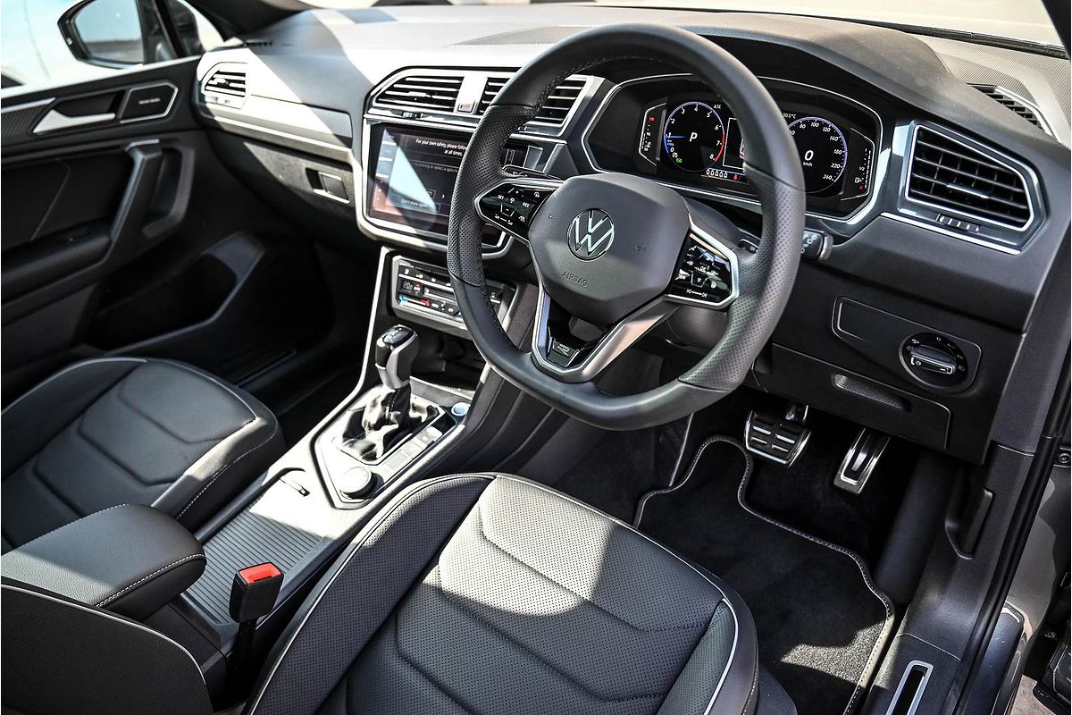 2024 Volkswagen Tiguan Wolfsburg Edition Allspace 5N