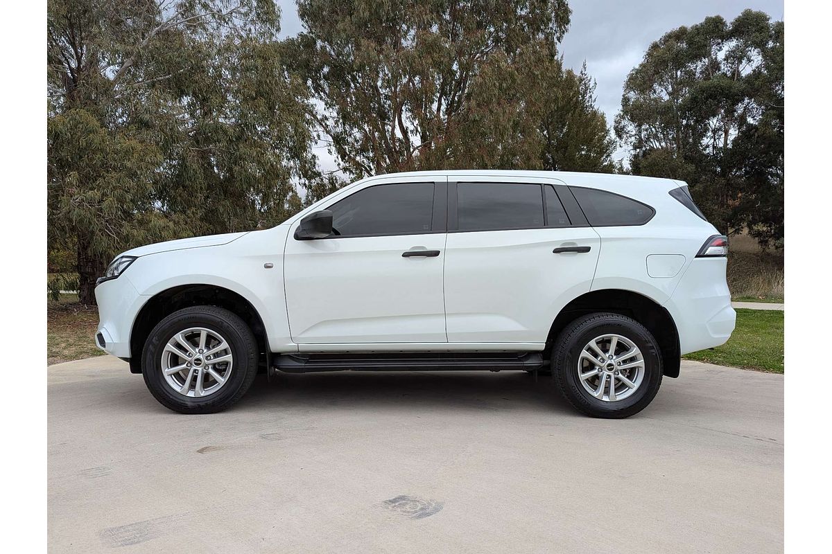 2021 Isuzu MU-X LS-M