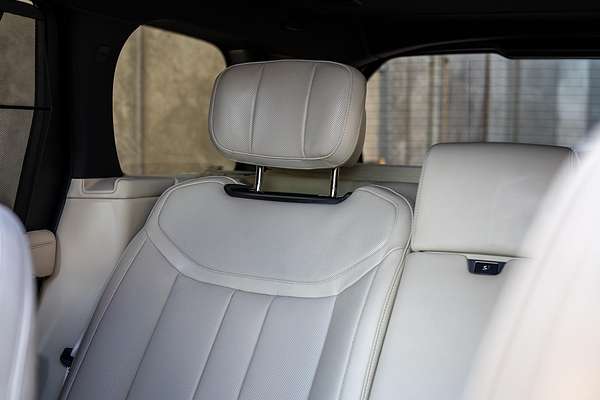 2025 Land Rover Range Rover D350 Autobiography L460 LWB